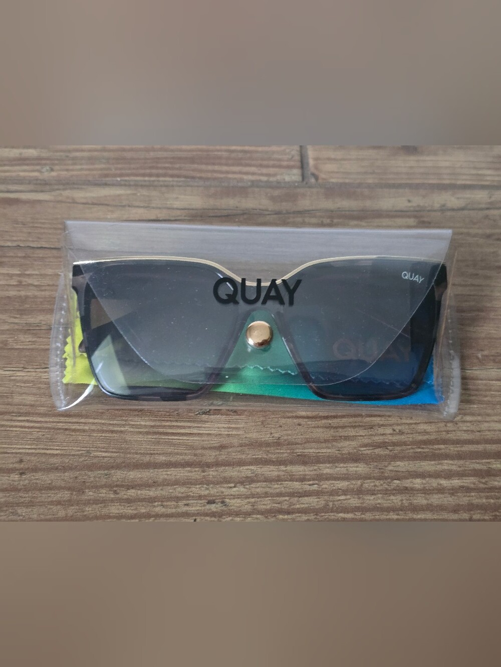 QUAY Australia Level Up Square Sunglasses - Picture 9 of 10